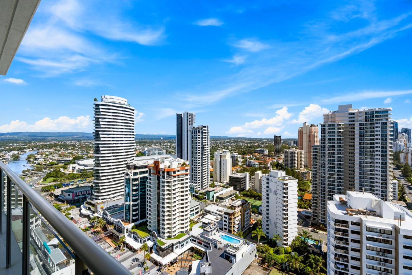 Air On Broadbeach - Hosted By Coastal Letting *
